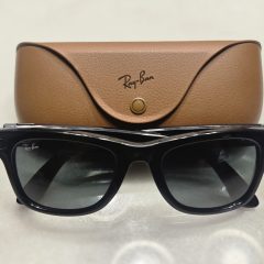 Kính thông minh Ray-Ban Meta và hộp sạc