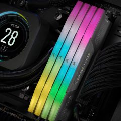 Kit RAM Corsair Vengeance DDR5 lắp trên bo mạch chủ PC gaming
