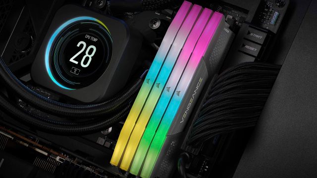 Kit RAM Corsair Vengeance DDR5 lắp trên bo mạch chủ PC gaming