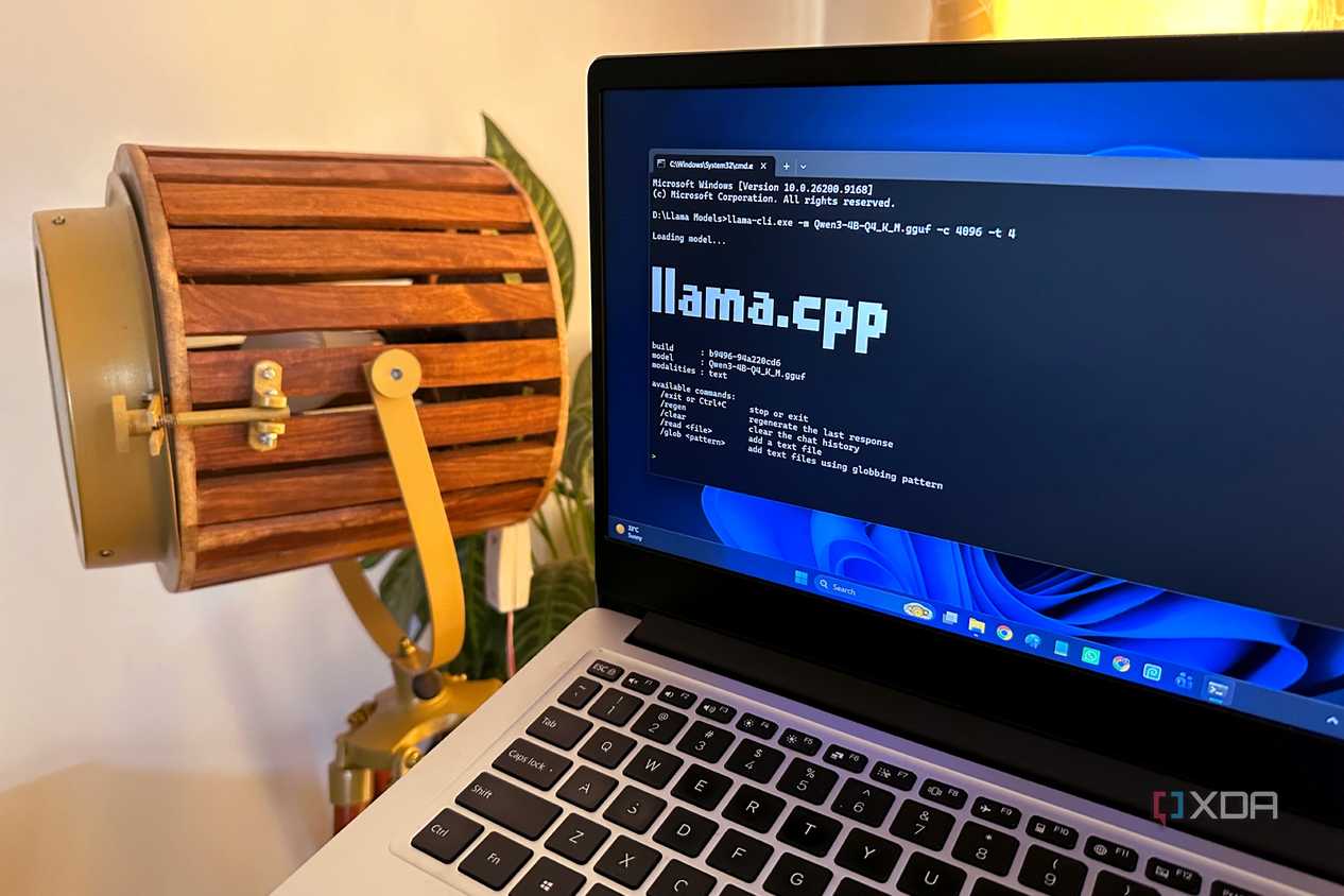 Laptop Windows mở llama-cli với mô hình GGUF