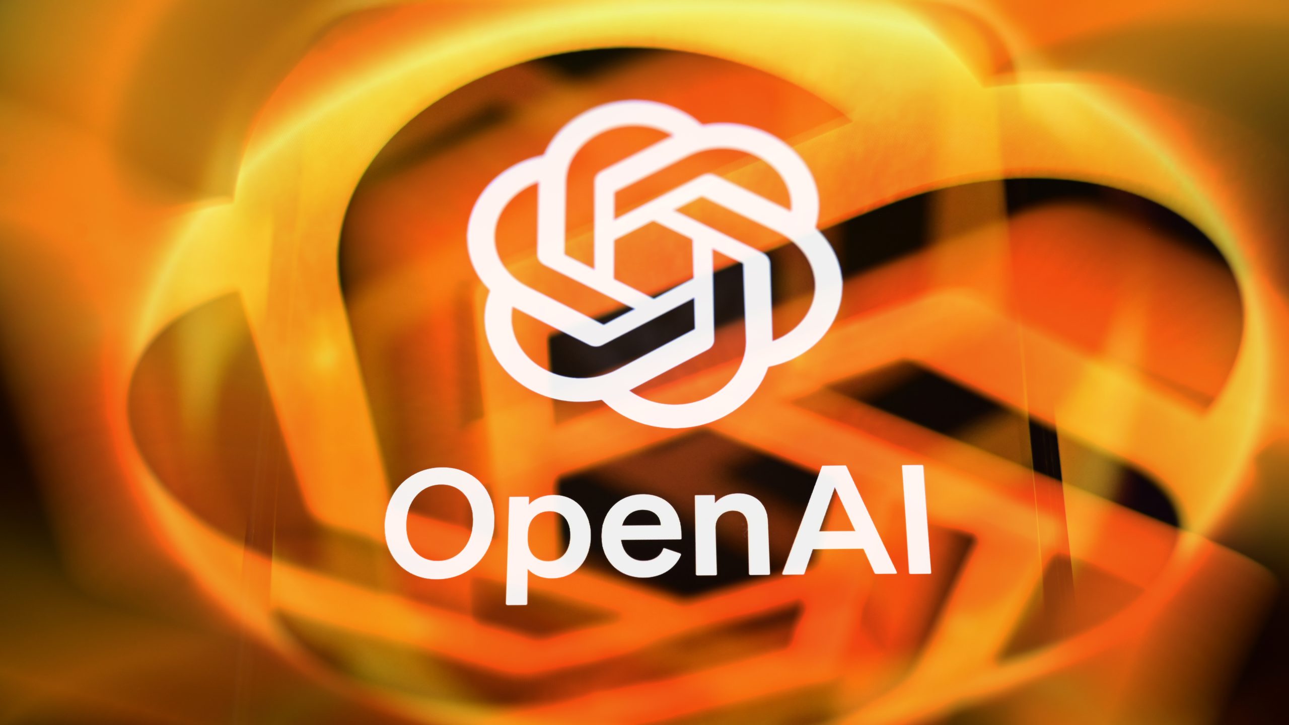 Logo OpenAI trên nền đồ họa phát sáng