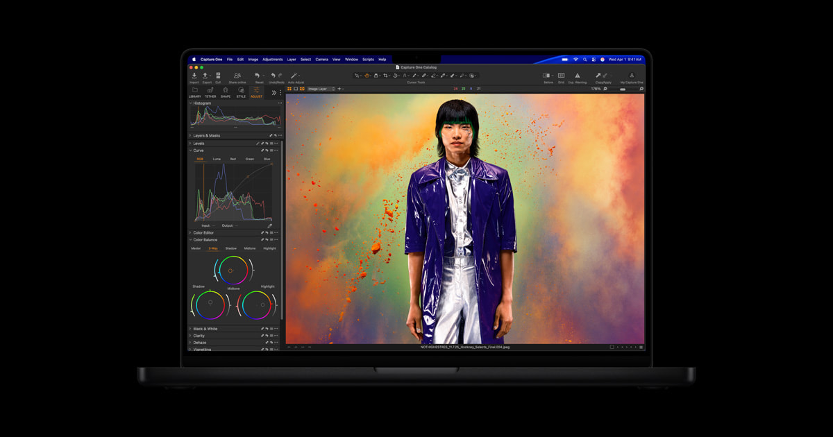 MacBook Pro chạy phần mềm chỉnh sửa ảnh