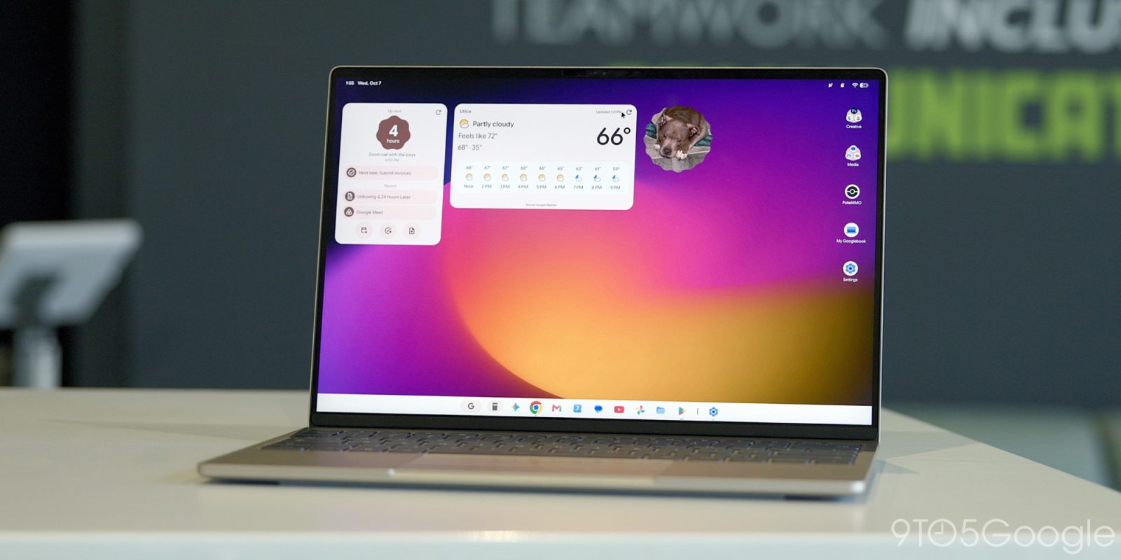 Màn hình chính Googlebook với widget thời tiết và thanh tác vụ
