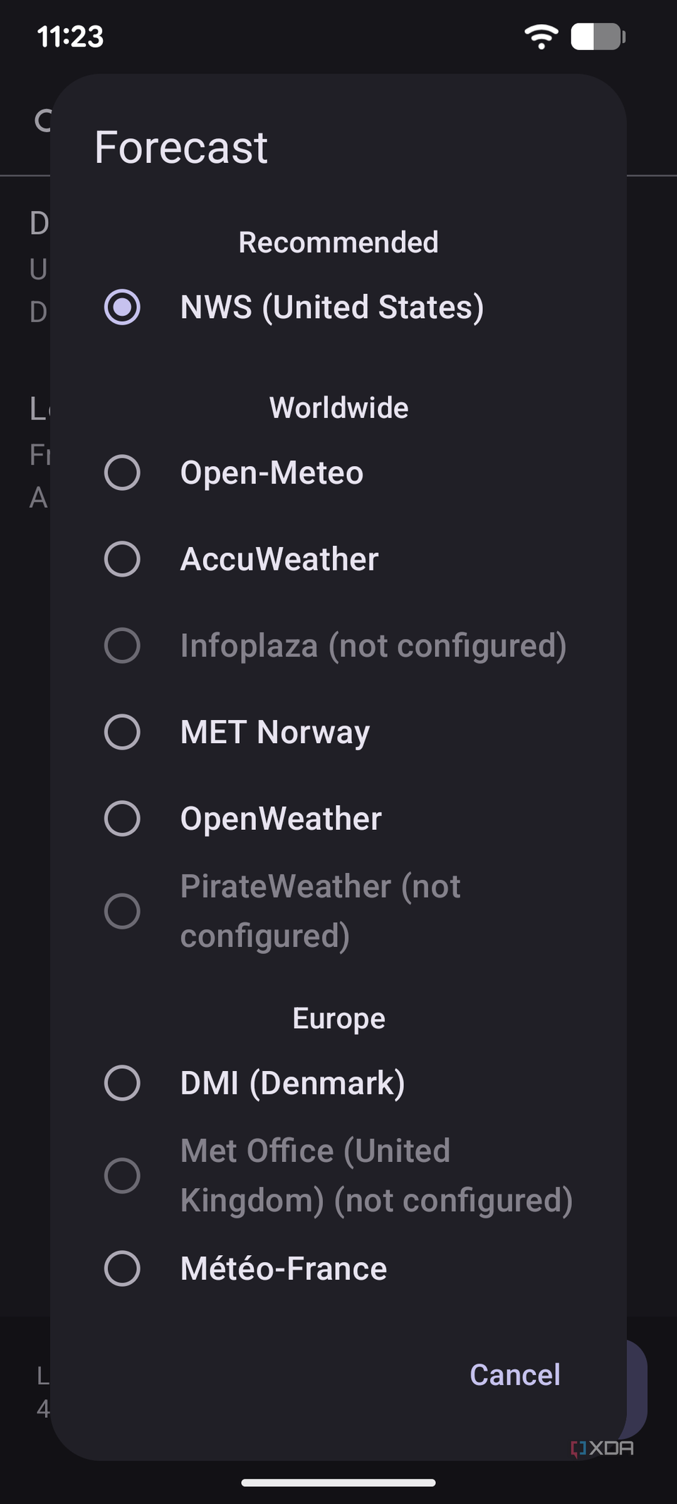 Màn hình chọn nguồn dự báo trong Breezy Weather trên Android
