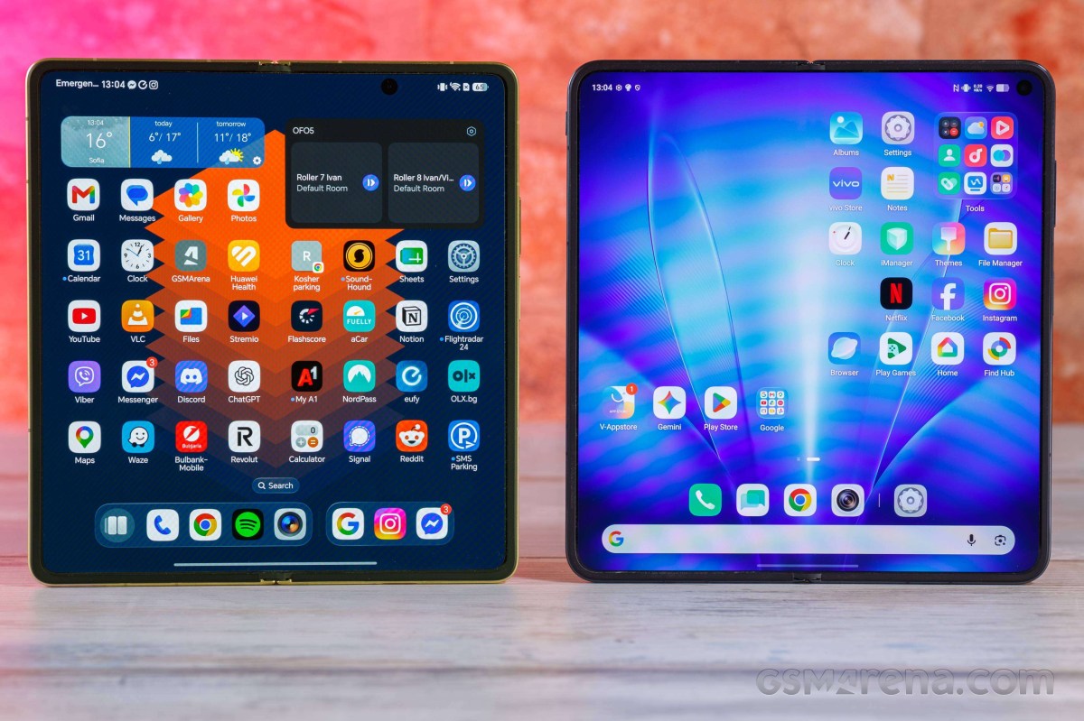 Màn hình trong của Honor Magic V6 và vivo X Fold6 cho thấy không gian hiển thị là lý do chính để chọn máy gập.