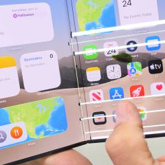 Màn hình trong iPhone Duo hiện các vệt sọc ngang và dọc sau sự cố
