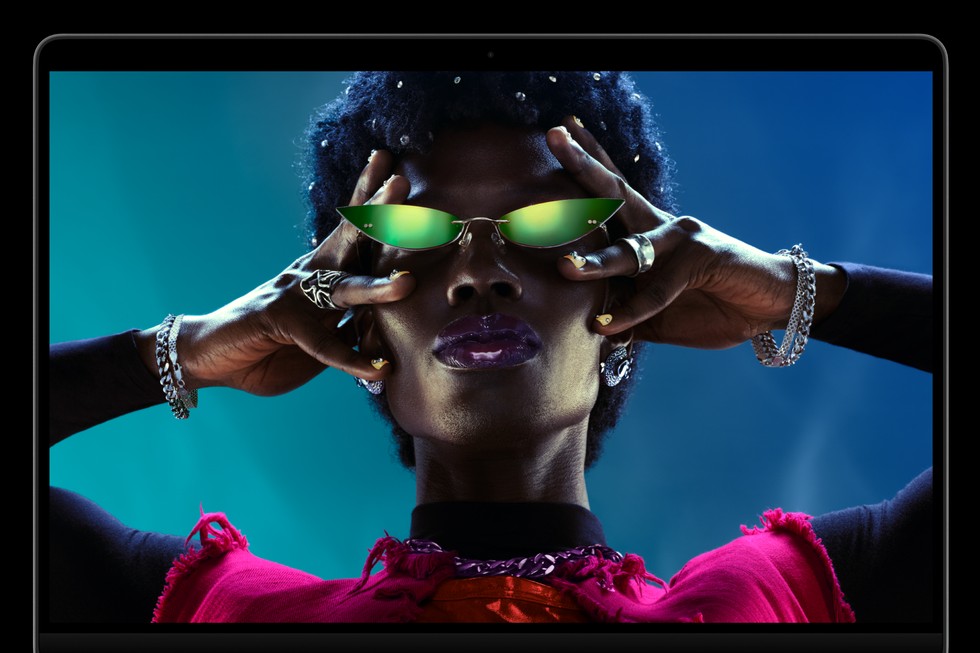 Màn hình Liquid Retina XDR trên MacBook Pro M6