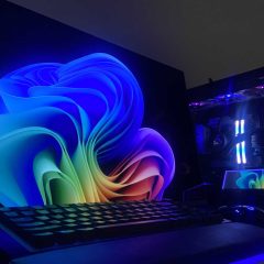 Màn hình máy tính đang chạy Windows 11.
