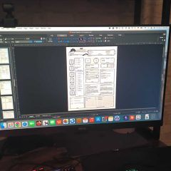 Màn hình máy tính đang mở LibreOffice Draw với tài liệu nhiều trang
