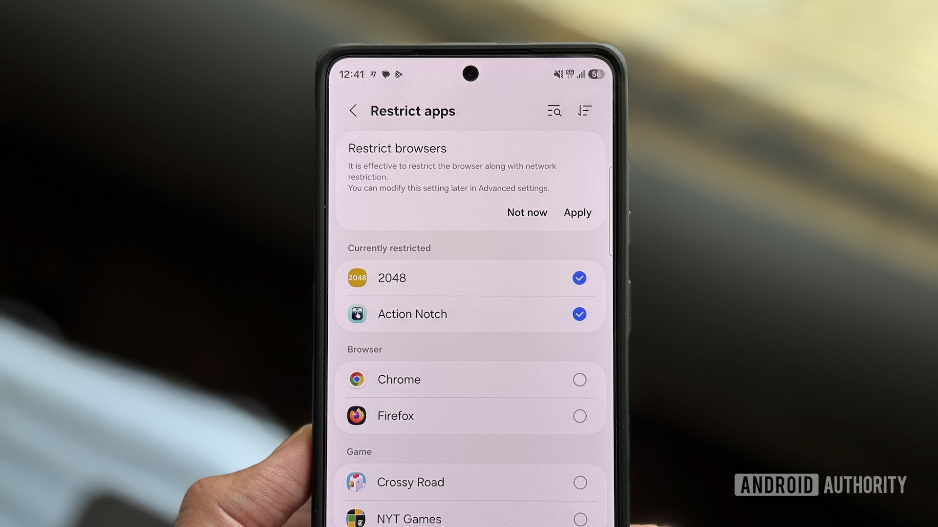 Màn hình Restrict apps để chọn ứng dụng bị ngắt kết nối mạng