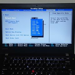 Màn hình thiết lập UEFI BIOS với lựa chọn khởi động từ mạng PXE