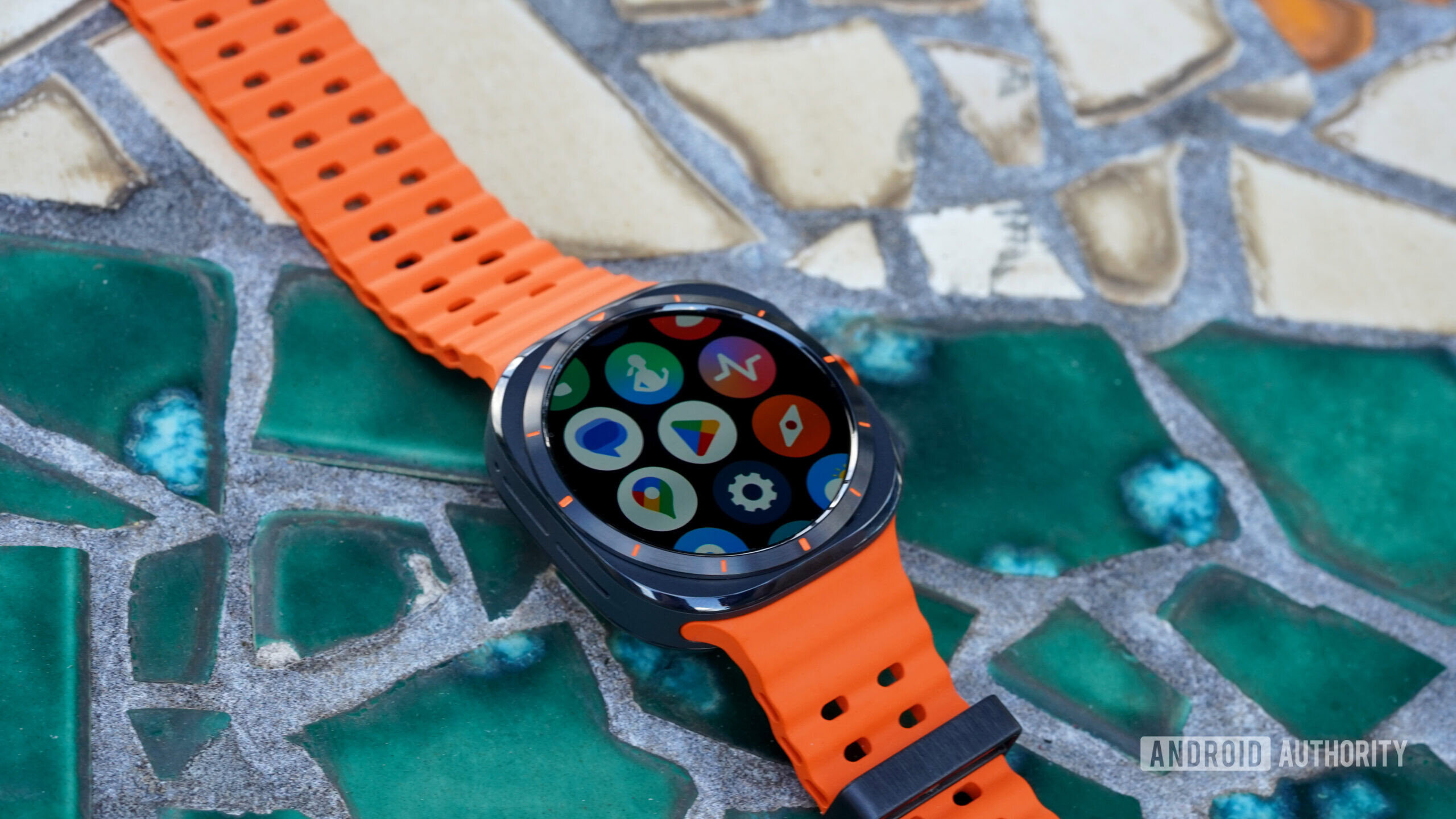 Màn hình ứng dụng Wear OS trên đồng hồ thông minh Samsung Galaxy Watch Ultra