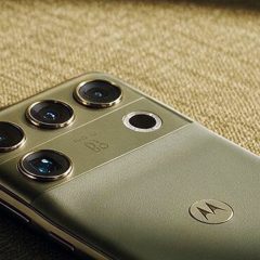 Mặt lưng và cụm camera Motorola Signature 27 màu xanh