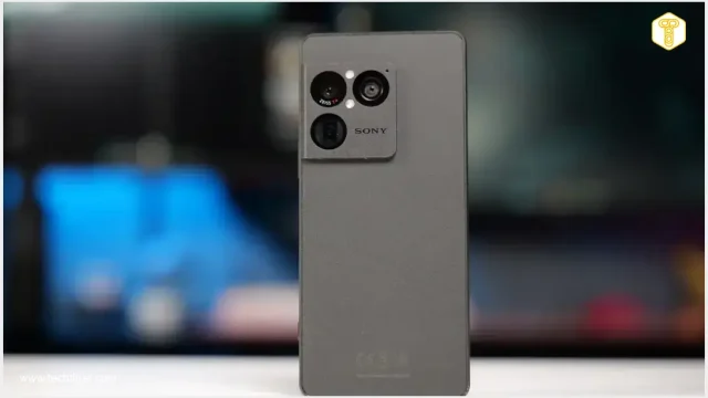 Mặt lưng và cụm camera của Sony Xperia 1 VIII