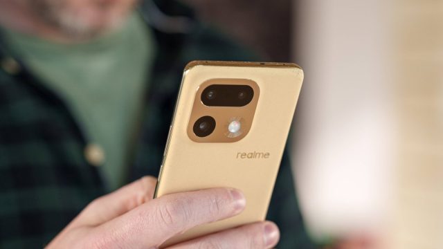 Mặt lưng Realme 16 Pro+ với cụm camera sau