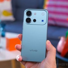 Mặt lưng xanh và cụm camera ZEISS của vivo V80