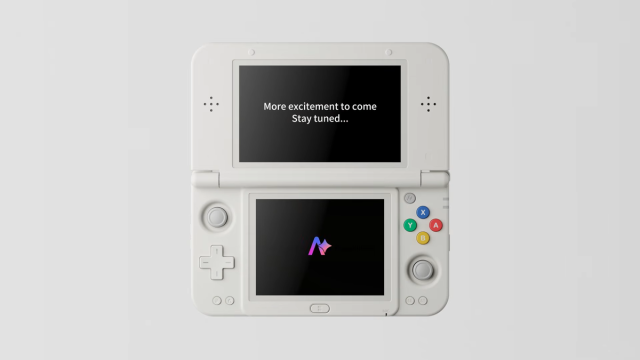 Máy chơi game Anbernic RG DDS màu trắng, thiết kế hai màn hình gập.