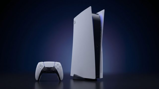 Máy chơi game PlayStation 5 tiêu chuẩn và tay cầm DualSense không dây màu trắng