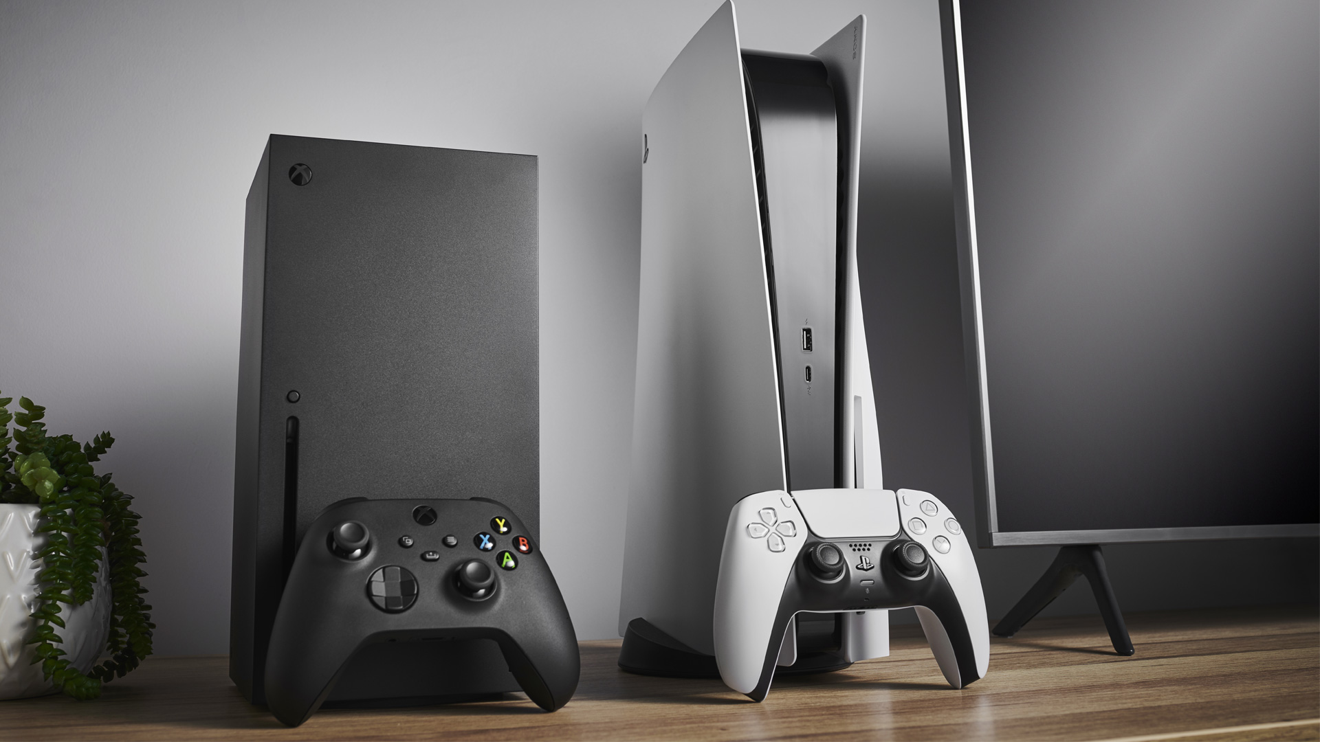 Máy Xbox Series X đặt cạnh PlayStation 5