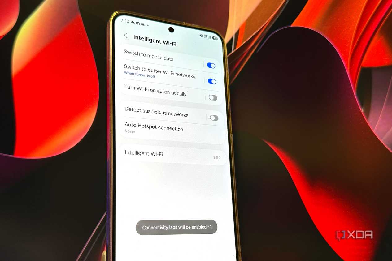Menu Intelligent Wi-Fi với các tùy chọn chuyển mạng, đây là điểm vào để mở Connectivity Labs