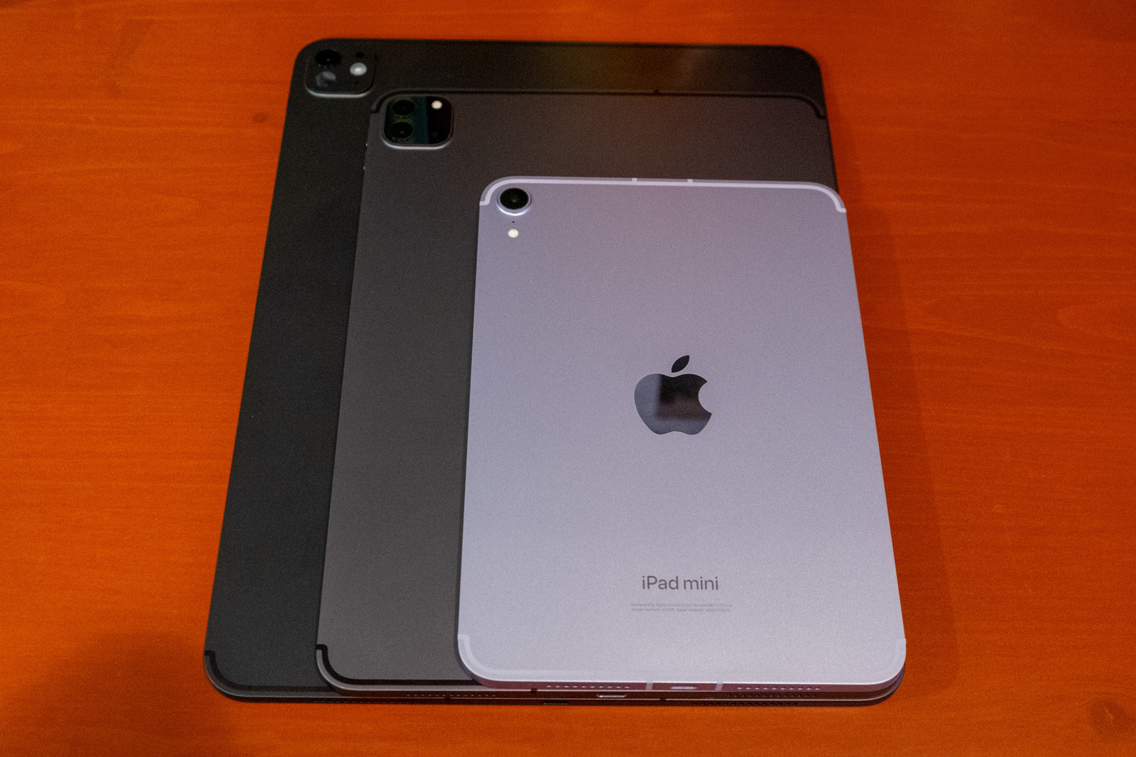 Mini nhỏ hơn iPad Pro, nhưng người cần màn hình lớn để xem phim vẫn nên cân nhắc tablet cỡ lớn.