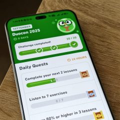 Các nhiệm vụ hằng ngày trên Duolingo phụ thuộc vào việc ứng dụng ghi nhận tiến độ ổn định.