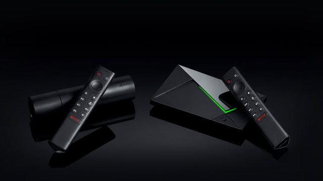 NVIDIA Shield TV Pro và Shield TV tiêu chuẩn kèm remote