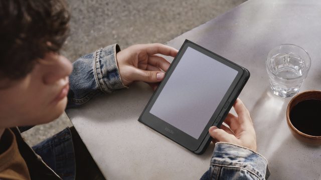 Page-Turn Cover cho Kindle 2026
