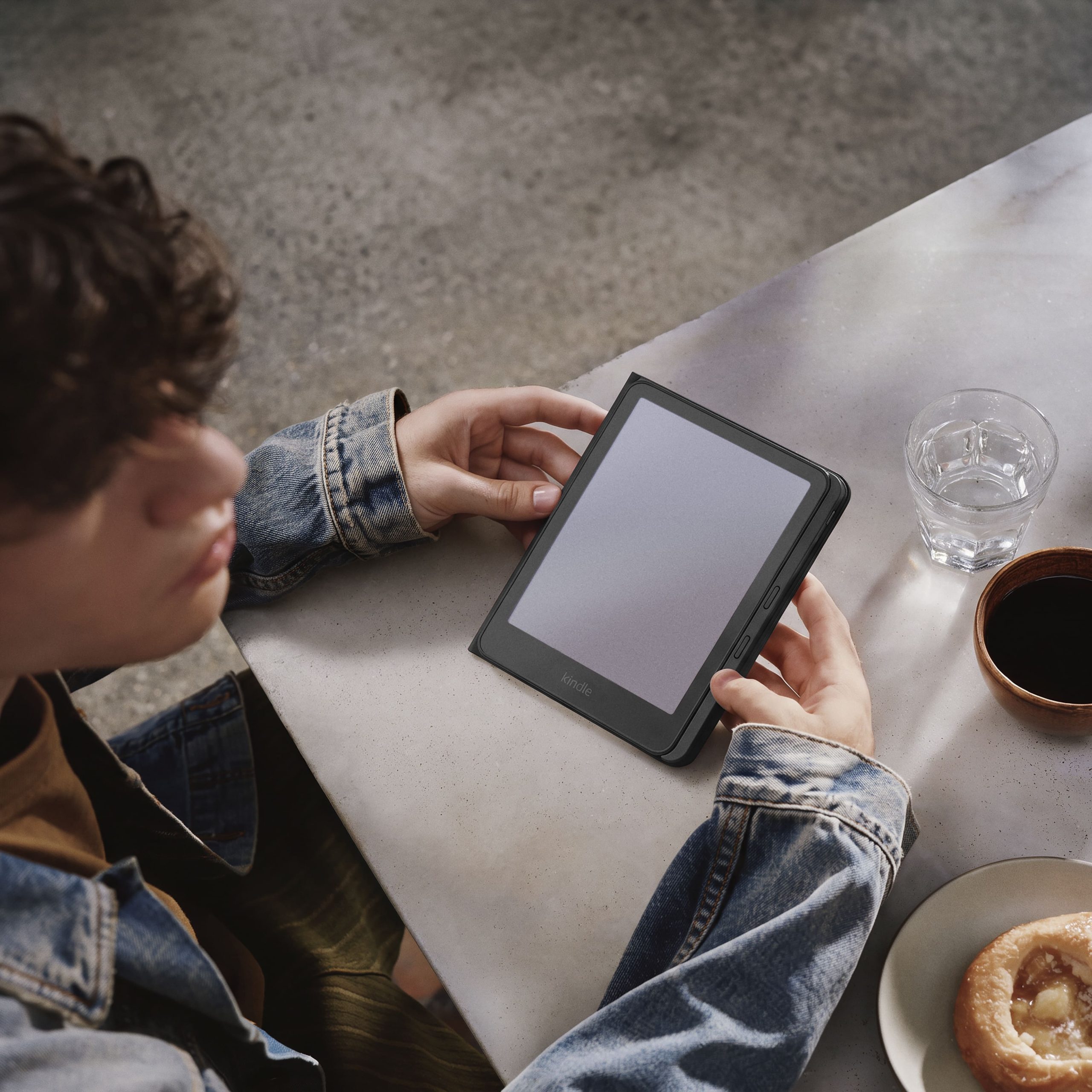Page-Turn Cover cho Kindle 2026