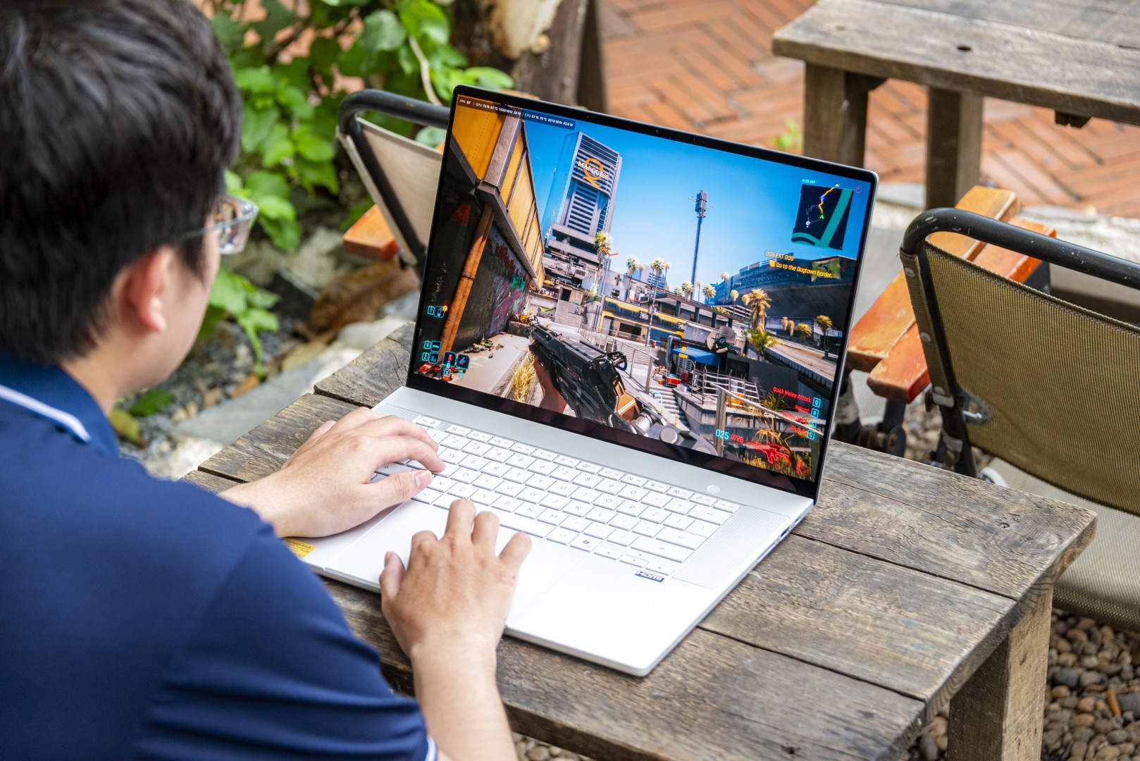 ProArt P16 chạy game ngoài trời