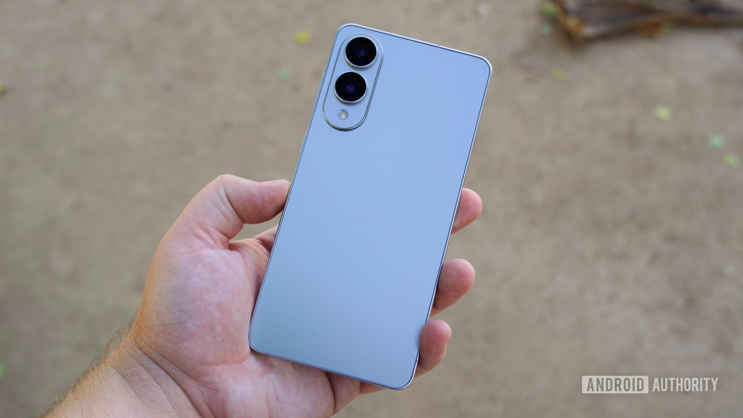 Samsung Galaxy S25 Edge phiên bản Titanium Silver trên tay