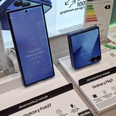 Samsung Galaxy Z Fold7 và Galaxy Z Flip7 đặt cạnh nhau