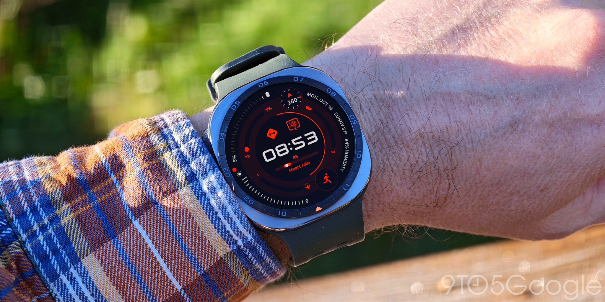 Smartwatch Wear OS như Galaxy Watch Ultra 2 phục vụ nhu cầu đa dụng; so pin cần xét cùng điều kiện sử dụng.