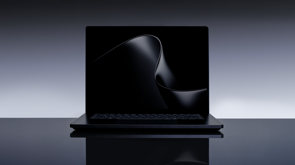 Surface Laptop Ultra tiền sản xuất