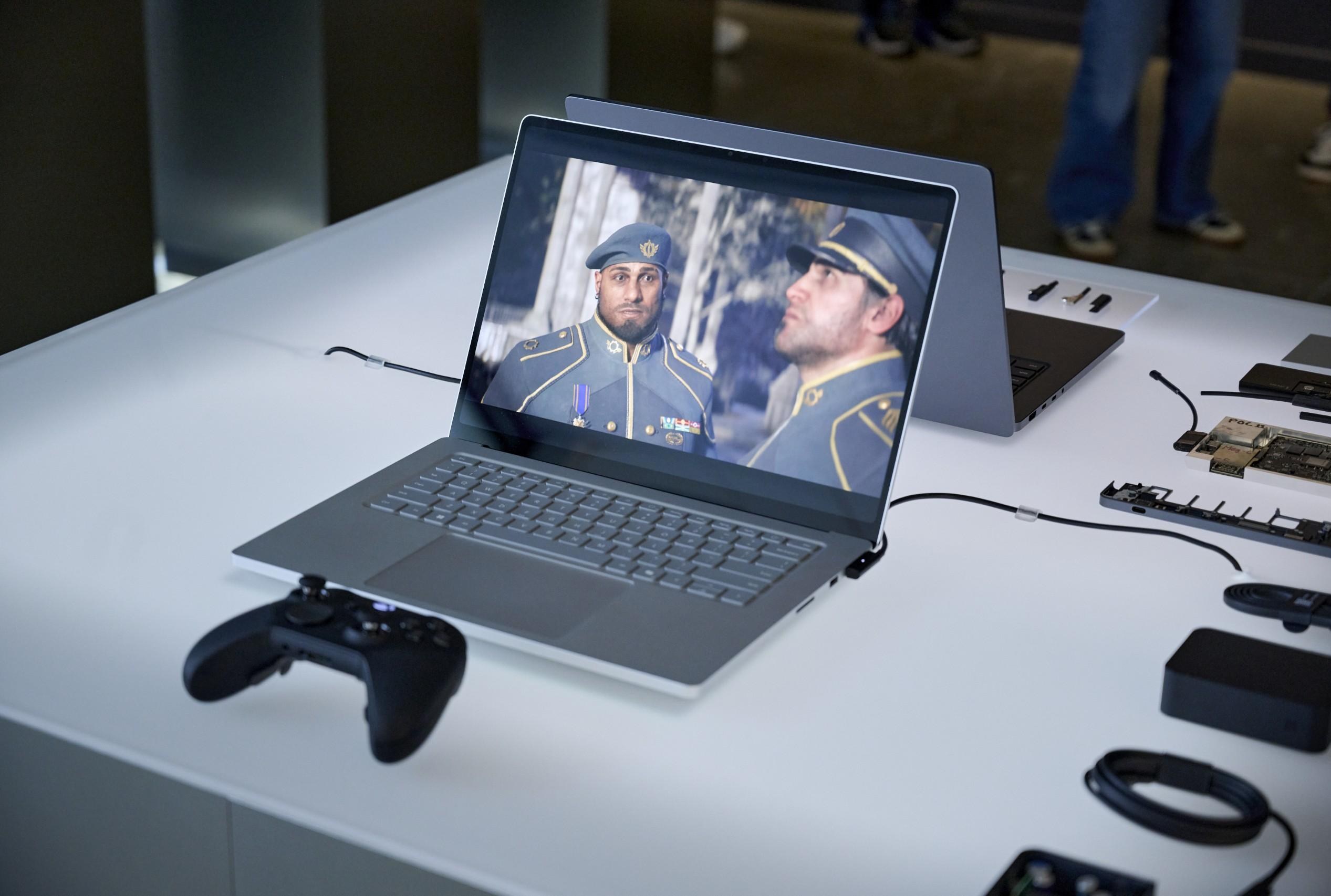 Surface Laptop Ultra trình diễn game, nhưng một màn chạy thử chưa đủ xác nhận tương thích cả thư viện.