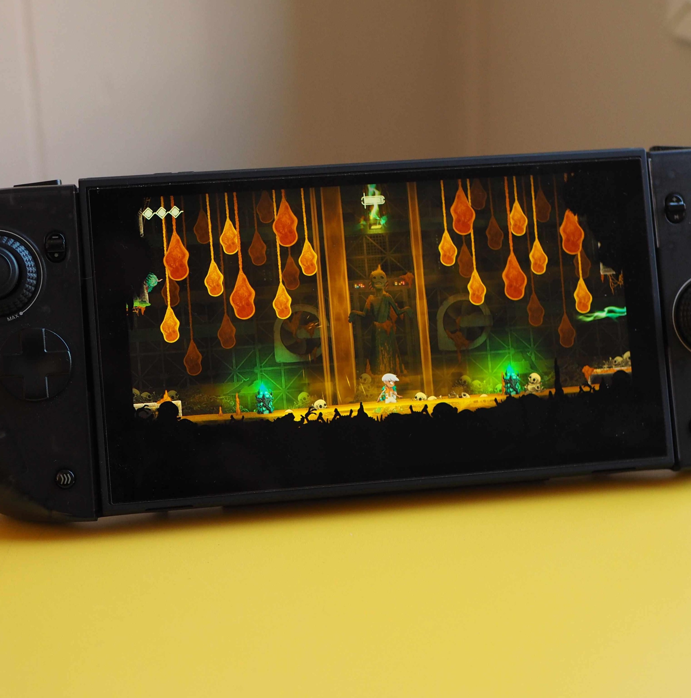 Switch 2 đặt trong Nitro Deck 2 đang hiển thị game