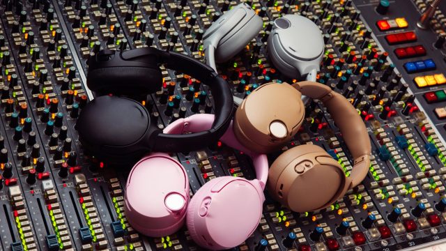 Tai nghe Skullcandy minh họa bài viết về thương vụ Bose