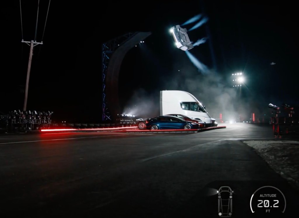 Tesla Roadster trình diễn khả năng nhấc khỏi mặt đất