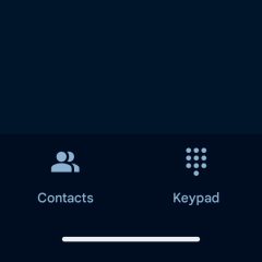 Thanh điều hướng Phone by Google có các tab Home, Contacts, Keypad và Voicemail