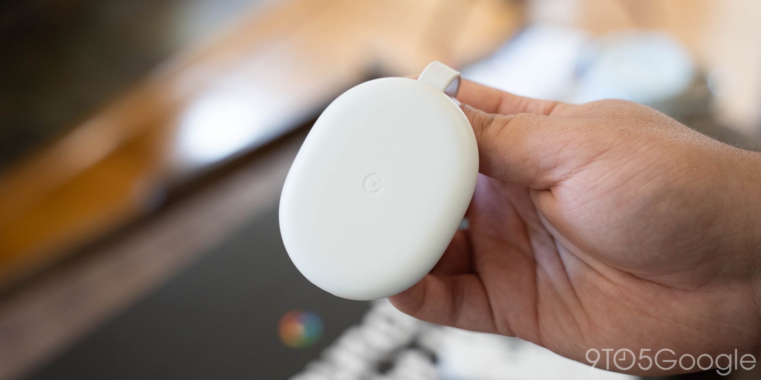 Thiết bị Chromecast with Google TV màu trắng