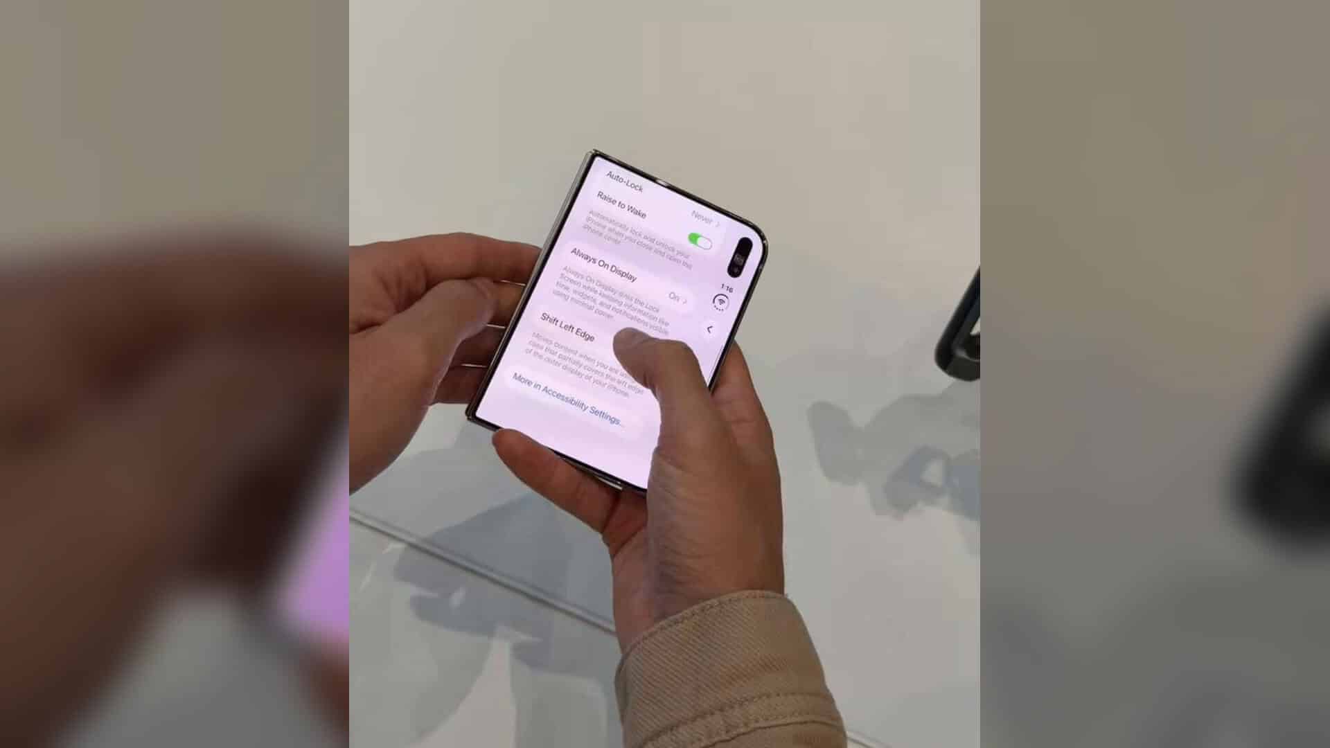 Thiết lập Shift Left Edge hiển thị trên màn hình iPhone Duo