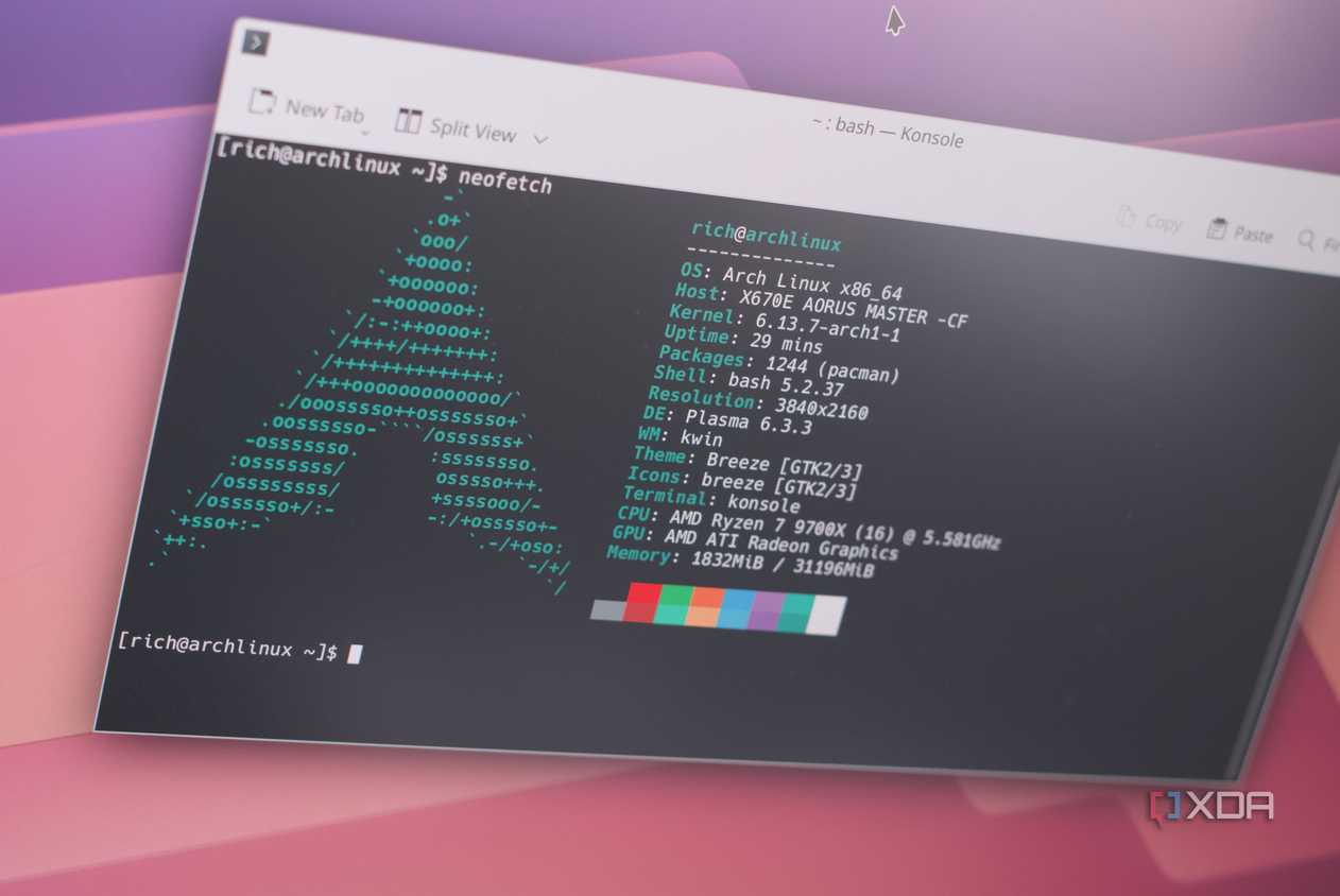 Thông tin Arch Linux trong Konsole