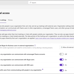 Trang External access trong Microsoft Teams admin center với tùy chọn Allow all external domains