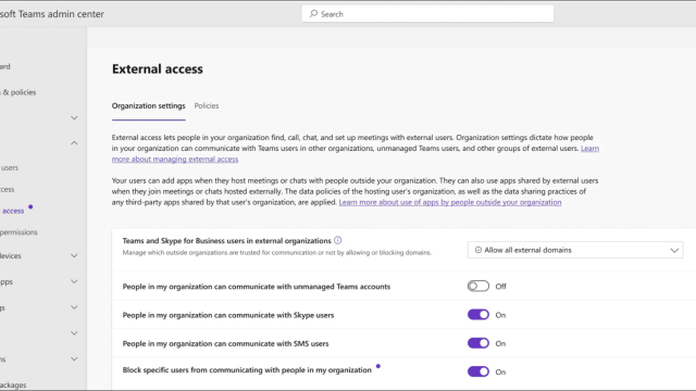 Trang External access trong Microsoft Teams admin center với tùy chọn Allow all external domains