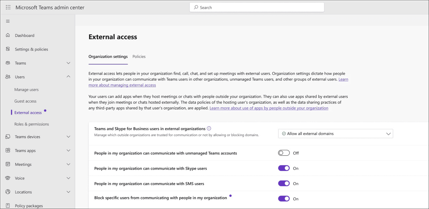 Trang External access trong Microsoft Teams admin center với tùy chọn Allow all external domains