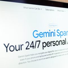 Trang giới thiệu Gemini Spark được chụp trên màn hình laptop