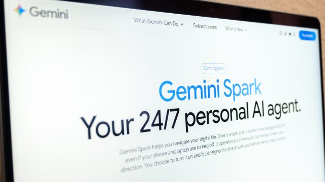 Trang giới thiệu Gemini Spark được chụp trên màn hình laptop