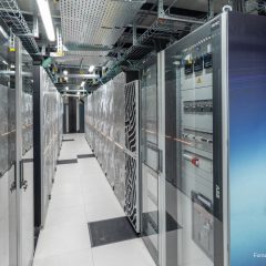 Các tủ máy của siêu máy tính JUPITER tại Trung tâm Siêu máy tính Jülich