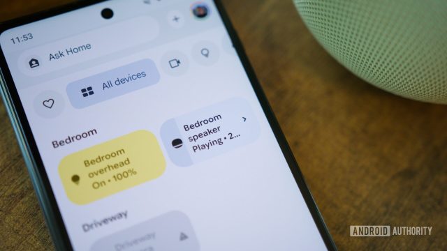 Ứng dụng Google Home hiển thị danh sách thiết bị và điều khiển trong phòng ngủ