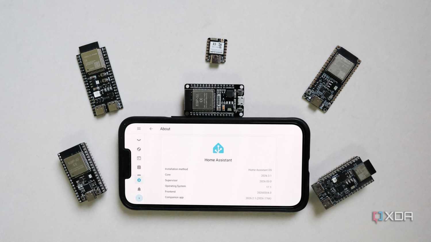 Ứng dụng Home Assistant trên điện thoại cùng các bo mạch vi điều khiển